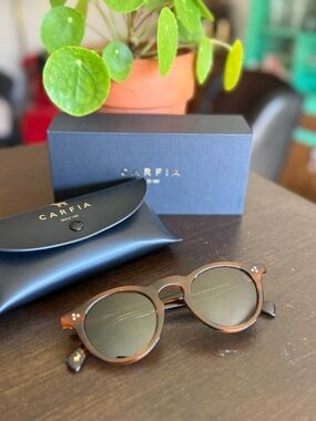 Carfia Unisex Sunglasses Demi Amber Striped NWT